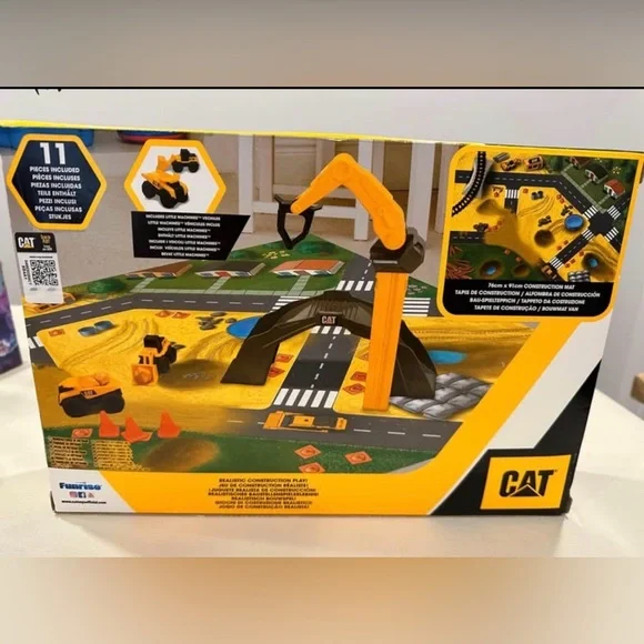 CAT Little Machines Construction Mat - Picture 2 of 6